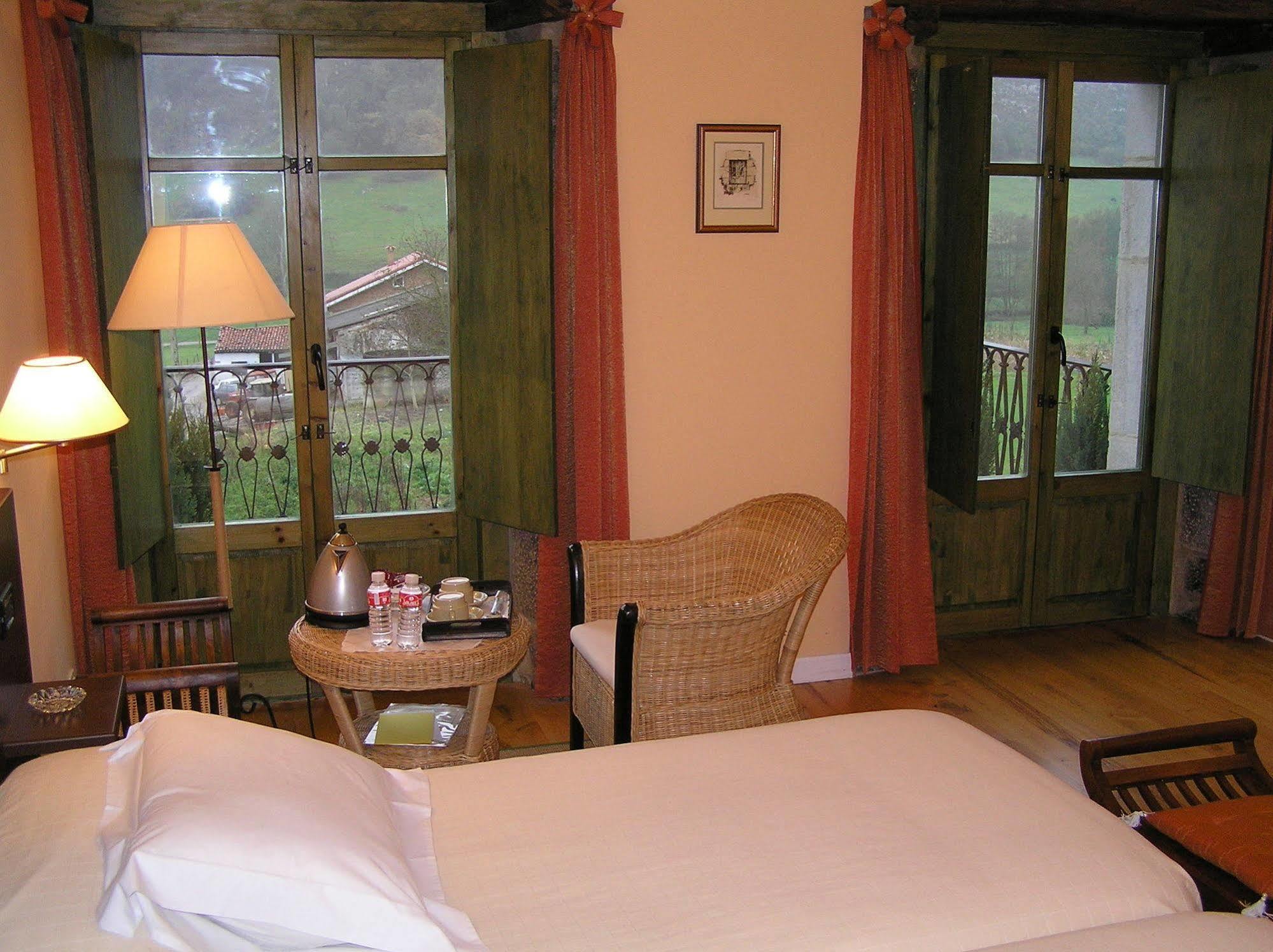 Hotel Villa De Palacios 산미구엘데아라스 외부 사진
